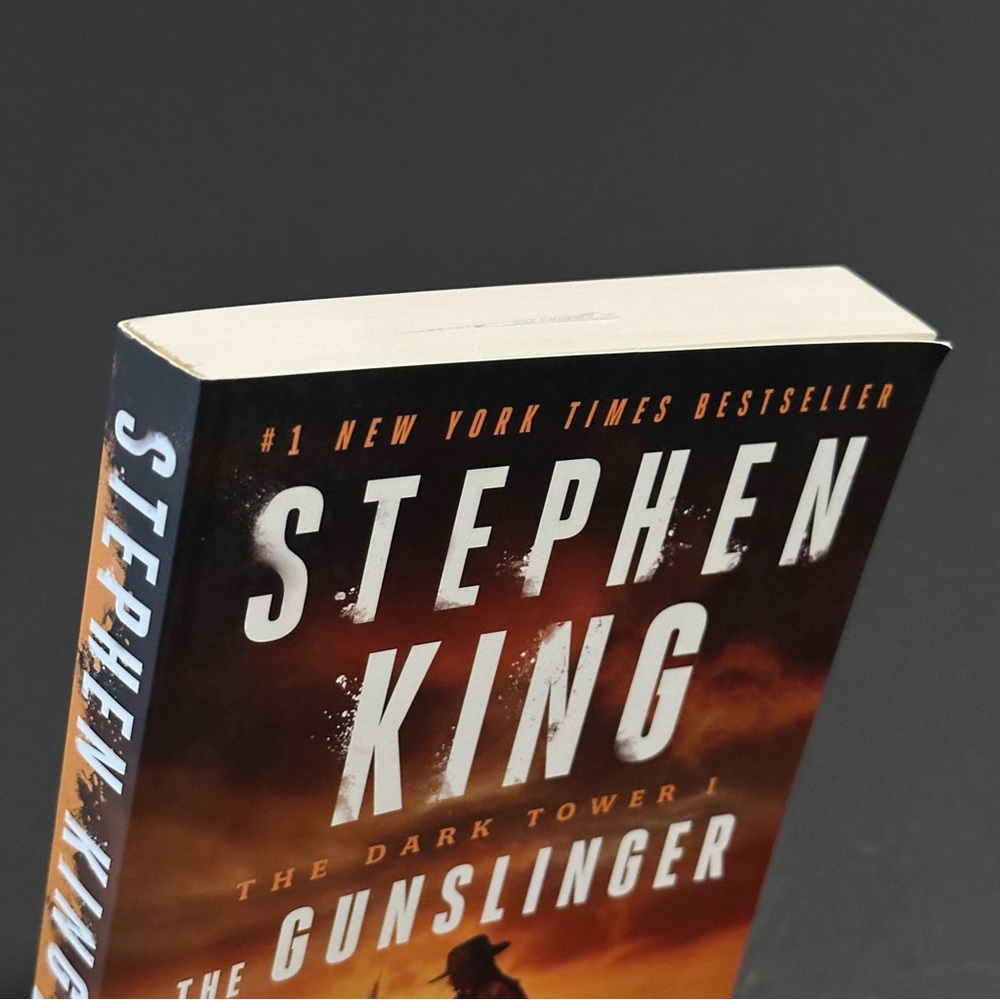 The Gunslinger by Stephen King | Fiction, Western, Horror | Paperback Book - Picture 6 of 10